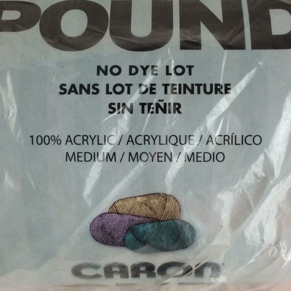 1 skein of red yarn - Scarlet - Picture 11 of 11